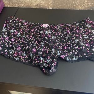 Sleep shorts from Savage 3x